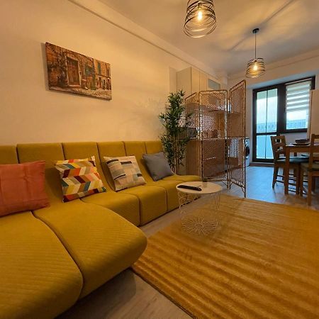 Apartment Near Palas Mall Iasi Bagian luar foto