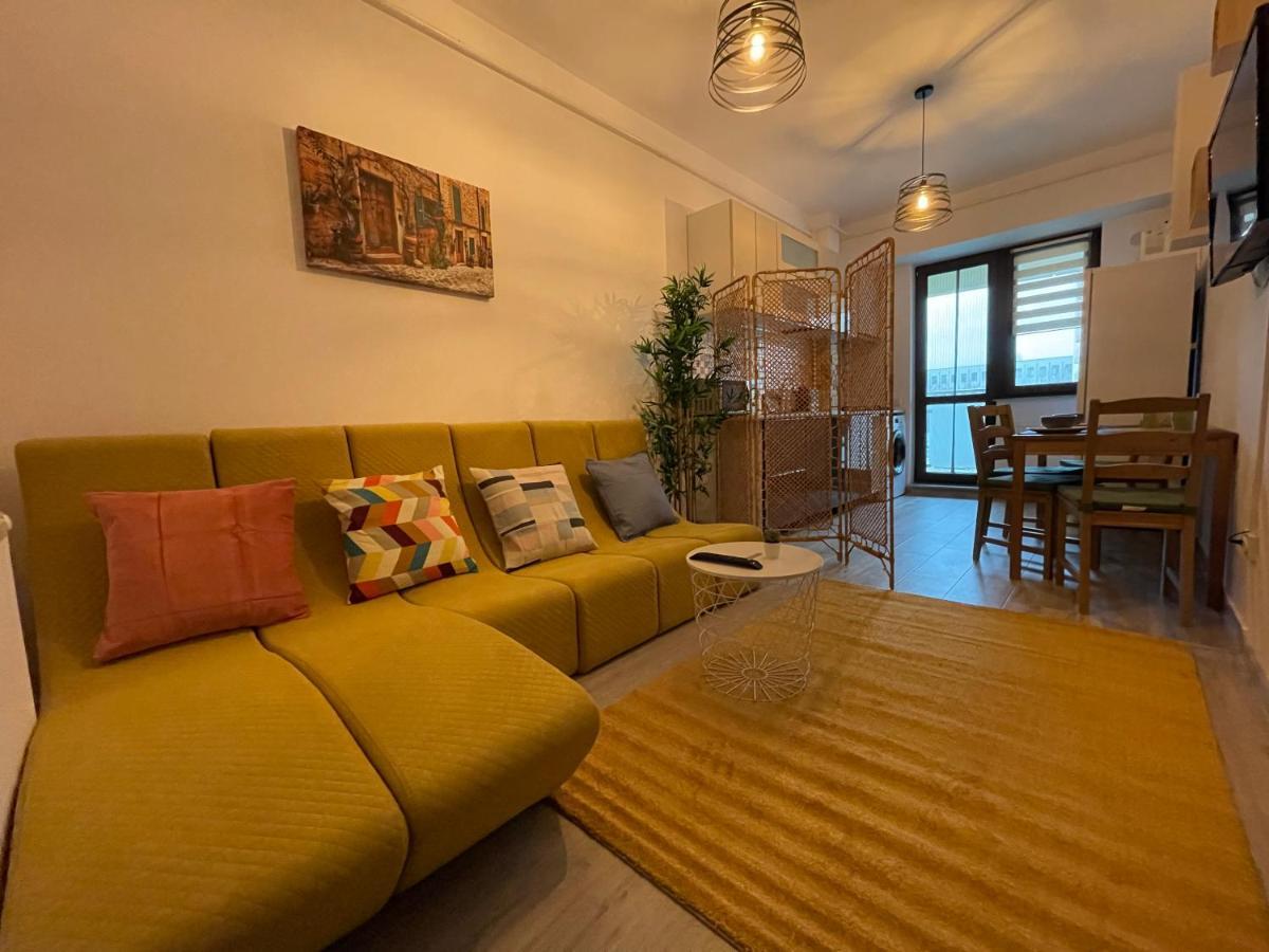 Apartment Near Palas Mall Iasi Bagian luar foto