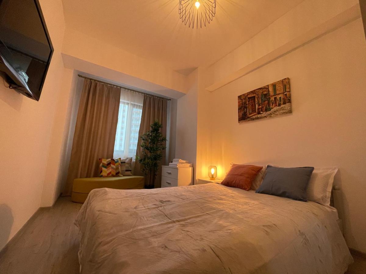 Apartment Near Palas Mall Iasi Bagian luar foto